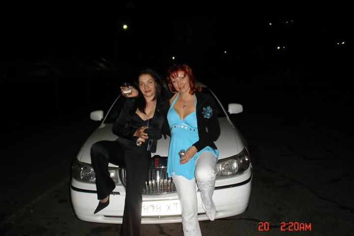 Эля Бобылева и я Наталья Панова, встреча на Медео. 2005 год.
